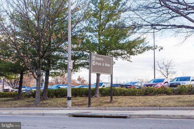 329 S PICKETT ST, Alexandria, VA 22304