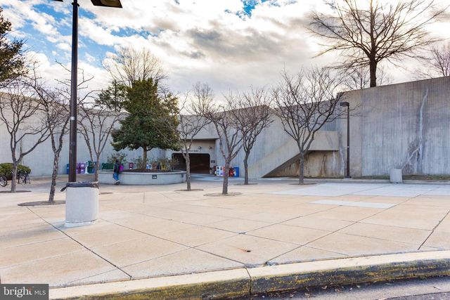 329 S PICKETT ST, Alexandria, VA 22304