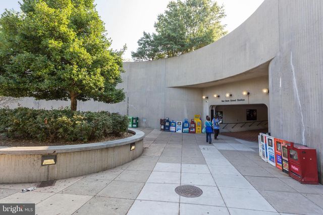 329 S PICKETT ST, Alexandria, VA 22304