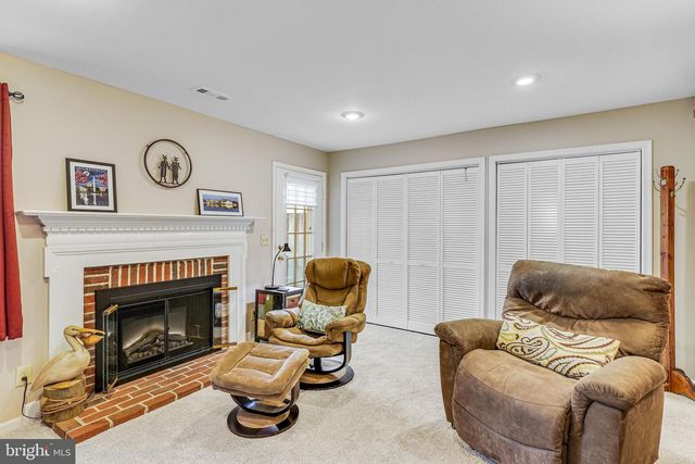 329 S PICKETT ST, Alexandria, VA 22304