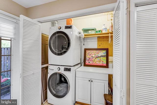 329 S PICKETT ST, Alexandria, VA 22304