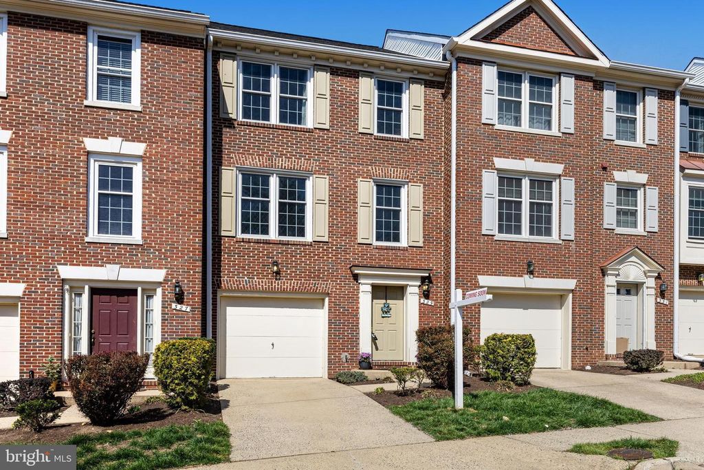 329 S PICKETT ST, Alexandria, VA 22304