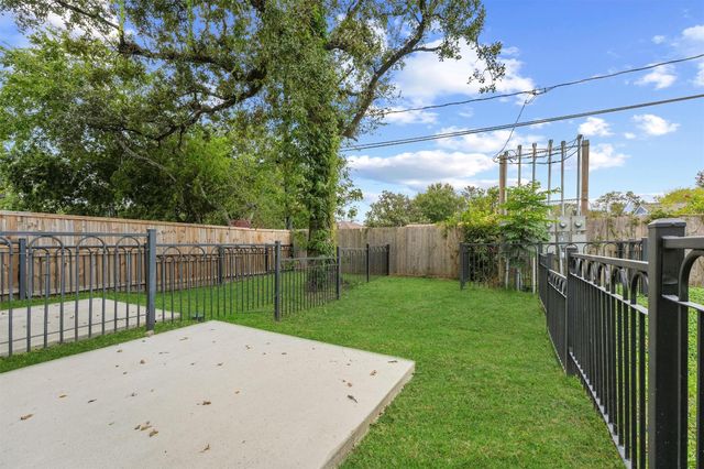 3227 Real Street B, Houston, TX 77087