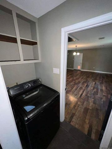 8725 Fairoaks St, Denham Springs, LA 70726