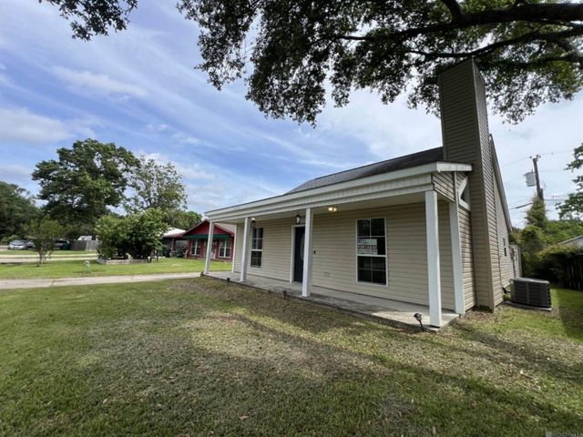 8725 Fairoaks St, Denham Springs, LA 70726