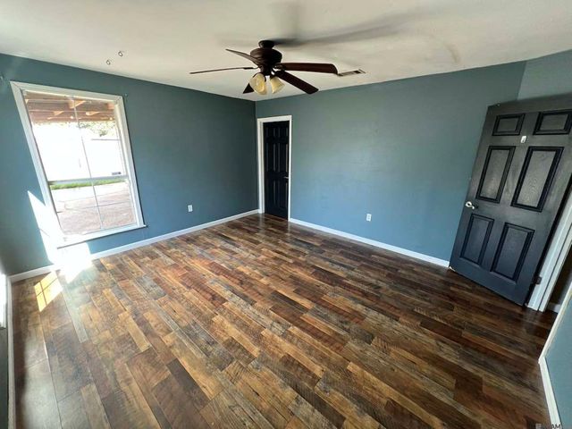 8725 Fairoaks St, Denham Springs, LA 70726