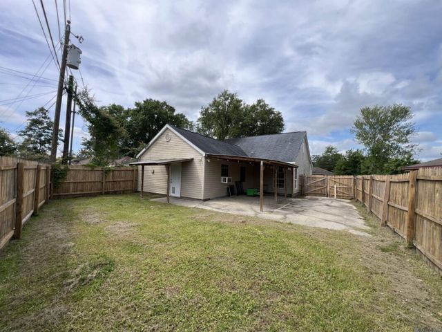 8725 Fairoaks St, Denham Springs, LA 70726