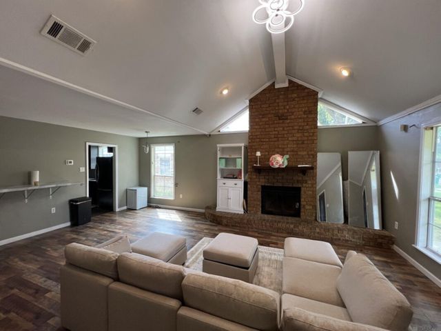 8725 Fairoaks St, Denham Springs, LA 70726