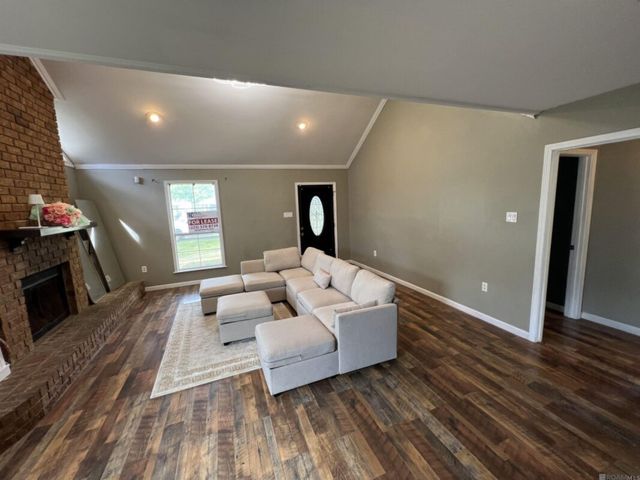 8725 Fairoaks St, Denham Springs, LA 70726