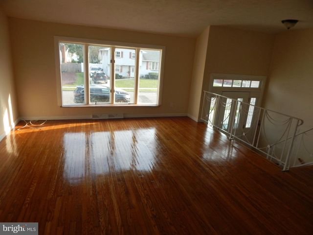 319 MONROE AVE, Edgewater Park, NJ 08010