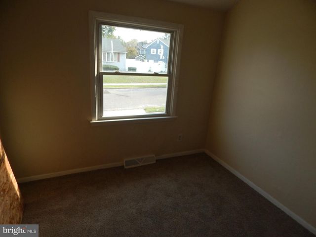 319 MONROE AVE, Edgewater Park, NJ 08010