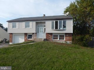 319 MONROE AVE, Edgewater Park, NJ 08010
