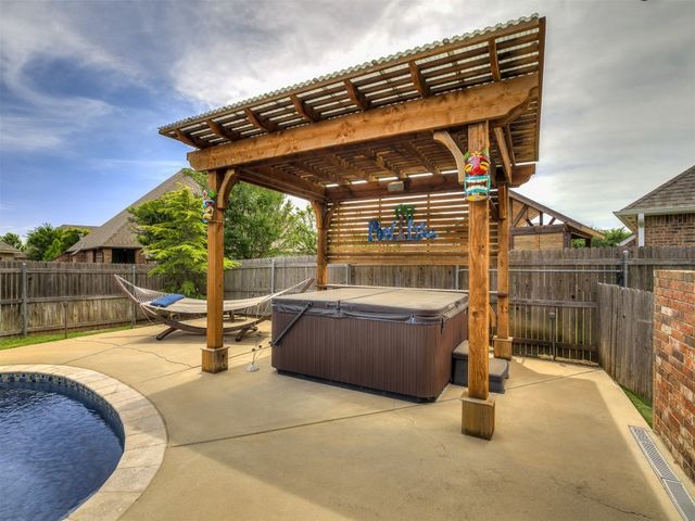 4311 Moorgate Drive, Norman, OK 73072