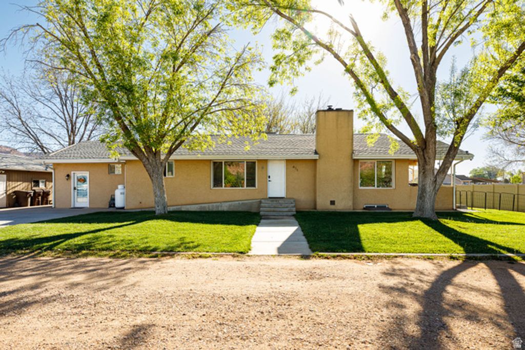 Image 2 of property listing at 611 S 175 E, Kanab, UT 84741