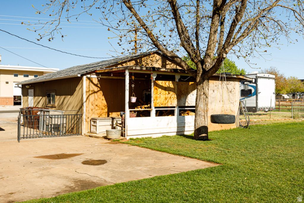 Image 36 of property listing at 611 S 175 E, Kanab, UT 84741