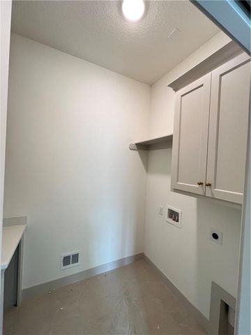 2411 W 177th Terrace, Overland Park, KS 66085