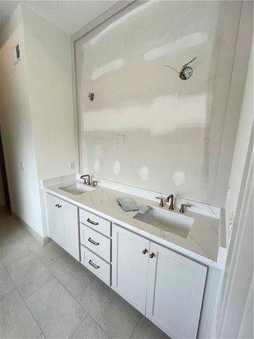 2411 W 177th Terrace, Overland Park, KS 66085