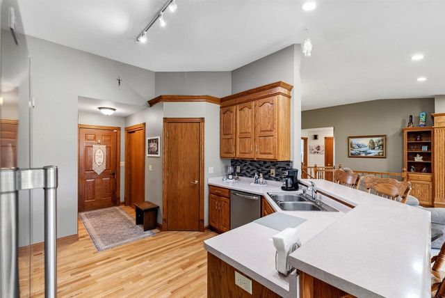 489 Braatz DRIVE, Kewaskum, WI 53040