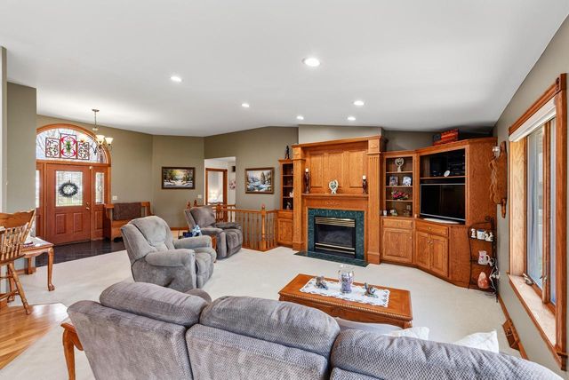489 Braatz DRIVE, Kewaskum, WI 53040