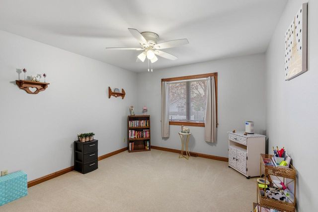 489 Braatz DRIVE, Kewaskum, WI 53040