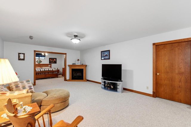 489 Braatz DRIVE, Kewaskum, WI 53040