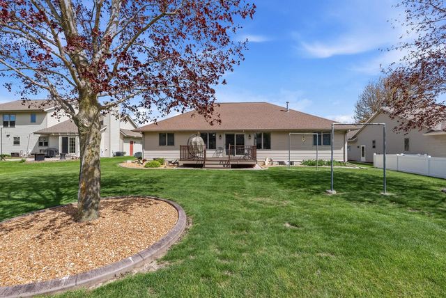 489 Braatz DRIVE, Kewaskum, WI 53040