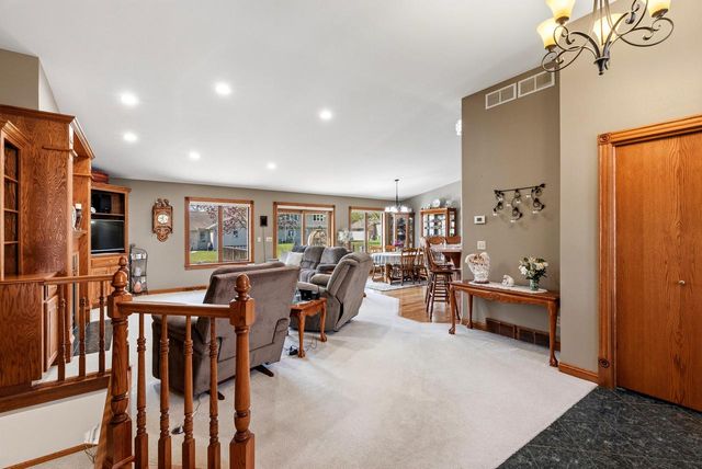 489 Braatz DRIVE, Kewaskum, WI 53040