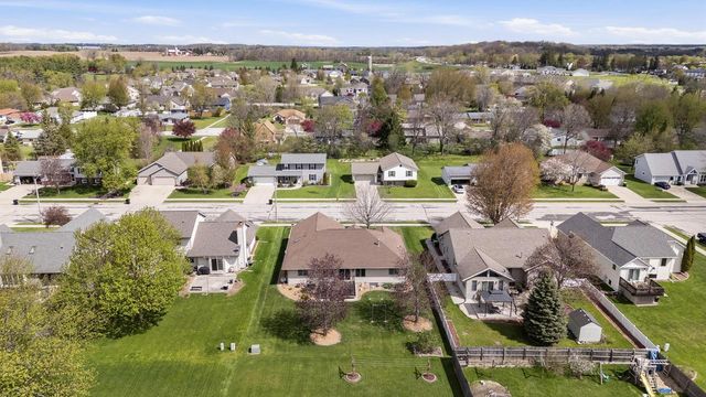 489 Braatz DRIVE, Kewaskum, WI 53040