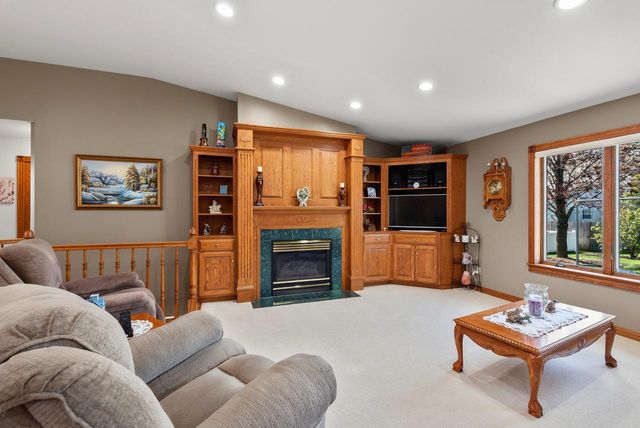 489 Braatz DRIVE, Kewaskum, WI 53040