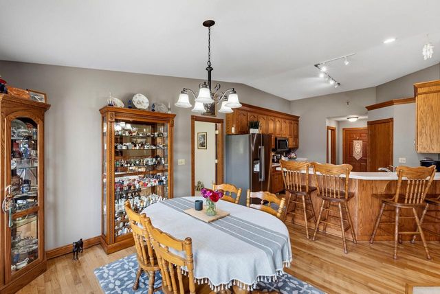 489 Braatz DRIVE, Kewaskum, WI 53040