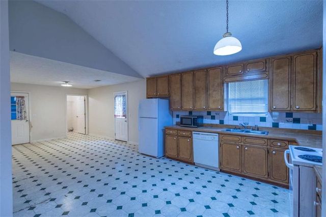 585 Cowan Road, Covington, GA 30016