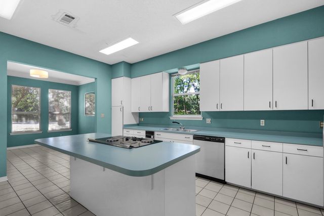 905 Woodbriar Court, Fort Walton Beach, FL 32547