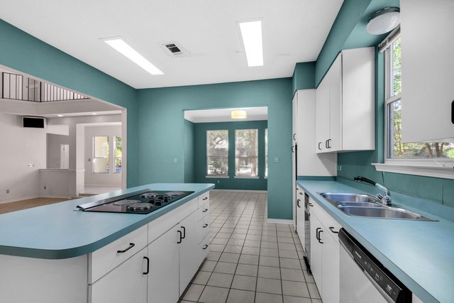 905 Woodbriar Court, Fort Walton Beach, FL 32547