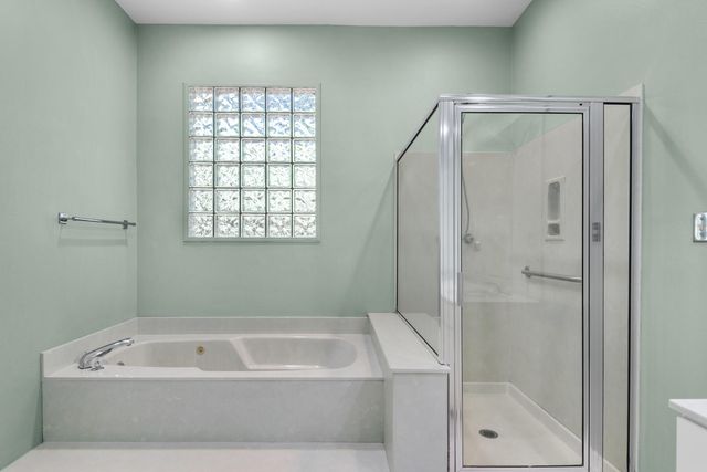 905 Woodbriar Court, Fort Walton Beach, FL 32547