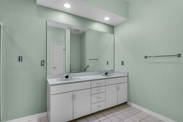 905 Woodbriar Court, Fort Walton Beach, FL 32547