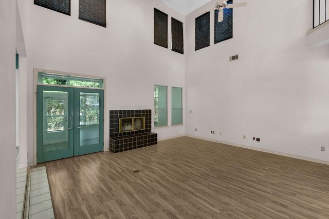 905 Woodbriar Court, Fort Walton Beach, FL 32547
