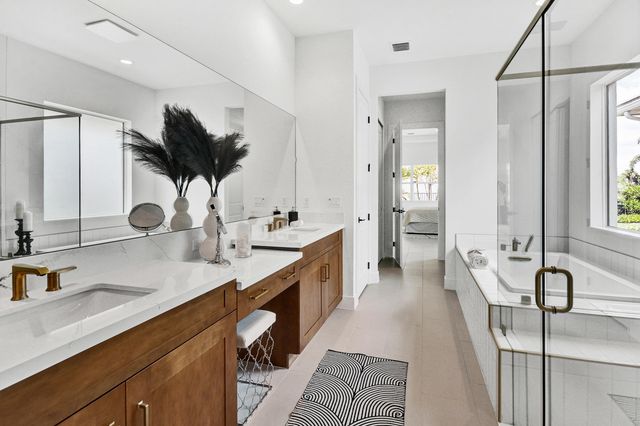 10005 Driftwood Way, Palm Beach Gardens, FL 33412