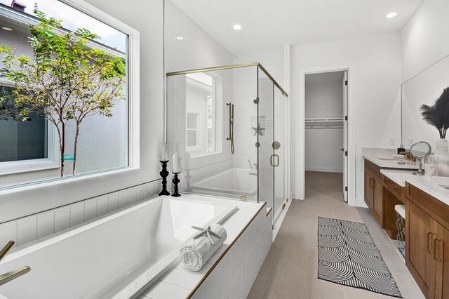 10005 Driftwood Way, Palm Beach Gardens, FL 33412