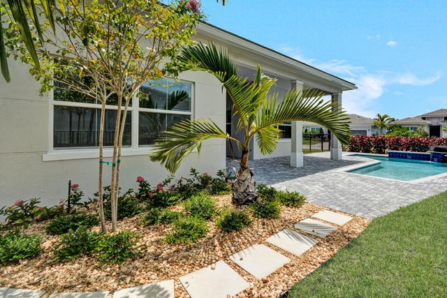 10005 Driftwood Way, Palm Beach Gardens, FL 33412