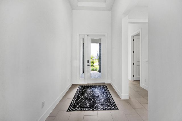 10005 Driftwood Way, Palm Beach Gardens, FL 33412