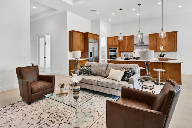 10005 Driftwood Way, Palm Beach Gardens, FL 33412