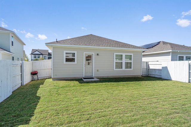 122 Bluestem DR, Elgin, TX 78621