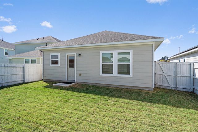 122 Bluestem DR, Elgin, TX 78621