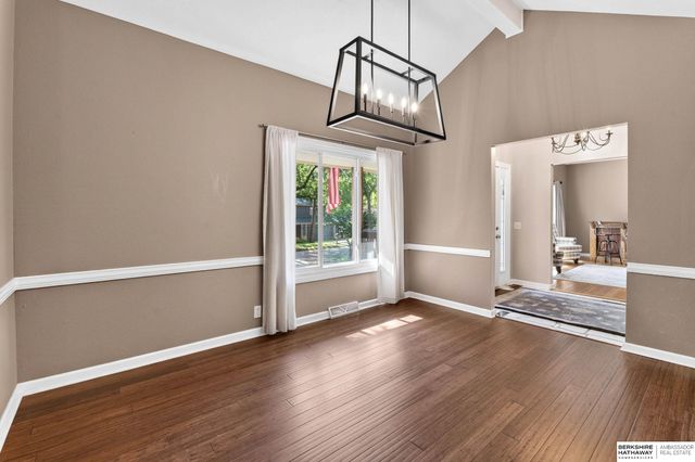 409 Greenbriar Court, Bellevue, NE 68005