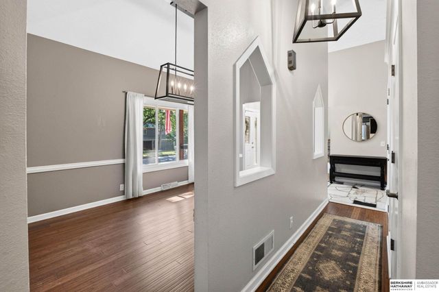 409 Greenbriar Court, Bellevue, NE 68005