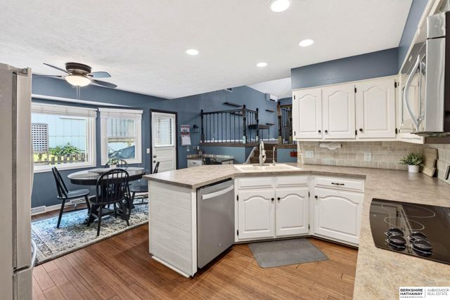 409 Greenbriar Court, Bellevue, NE 68005