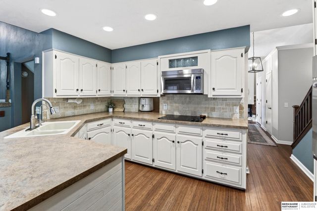 409 Greenbriar Court, Bellevue, NE 68005