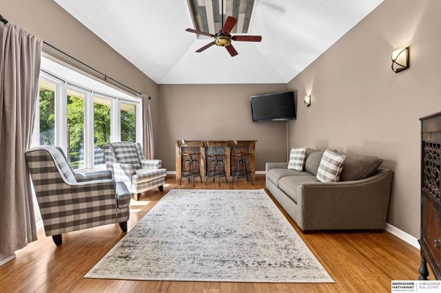409 Greenbriar Court, Bellevue, NE 68005