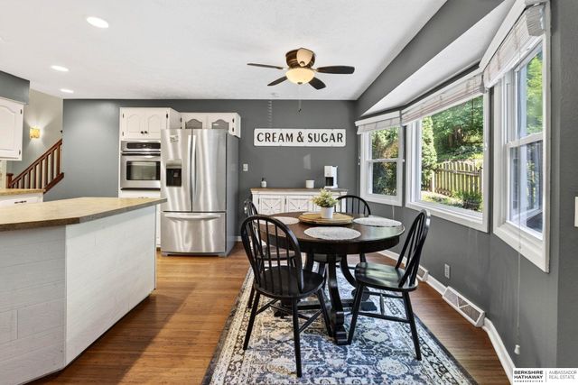 409 Greenbriar Court, Bellevue, NE 68005