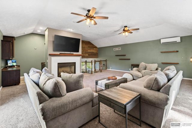 409 Greenbriar Court, Bellevue, NE 68005
